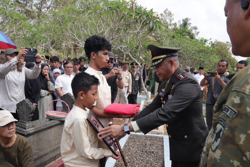 Dandim Banjarnegara Pimpin Upacara Pemakaman Militer Lettu Inf Harits Adam Yuseno